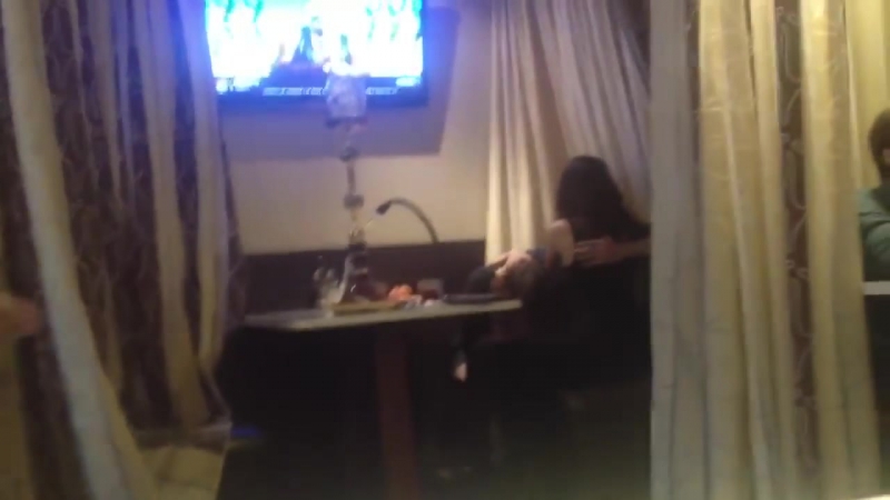 video баба сосёт чуваку в кальянной sex