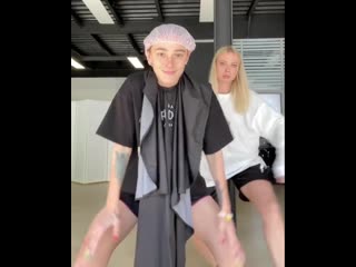 video когда остались вдвоем с подругой sex
