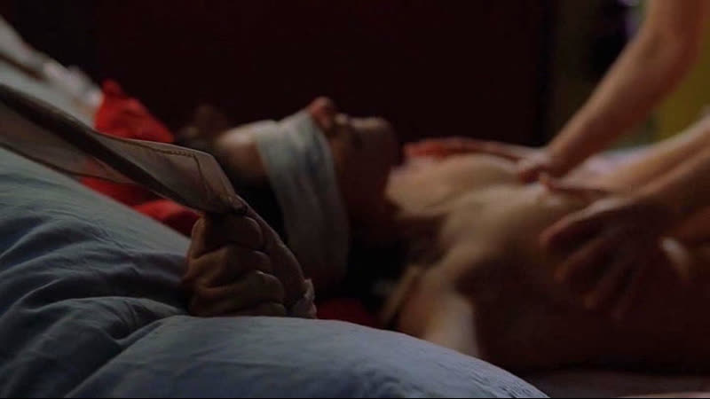 video сара шахи мишель хикс оружие напрокат sarah shahi michele hicks guns for hire 2015 sex