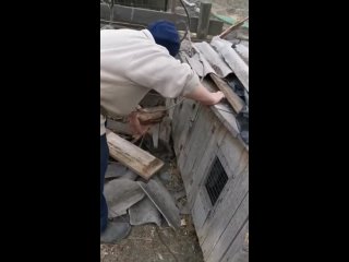 video жителька села перемога на київщині віджала у російських окупантів ящик із боєприпасами sex