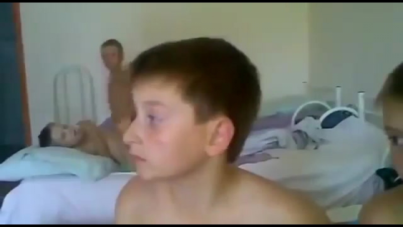 video прикол в лагере он мне писюн показывал sex