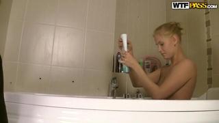 video трахнул свою сестру в ванне русский sex