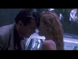 video секс на капоте под дождём с дрю бэрримор ядовитый плющ 1992 sex