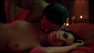video энн хэтэуэй anne hathaway бижу филлипс bijou phillips крэйзи havoc 2005 720p компиляция эротических сцен sex