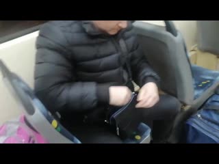 video 18 просто тихонько снял наушники и без лишней дипломатии дал наморднику пизды sex