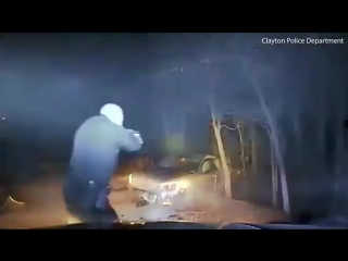 video сша полицейский застрелил пьяного водителя пытавшегося оказать вооруженное сопротивление sex