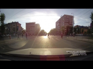 video особое мнение пешеход продемонстрировал акробатический трюк 24 05 2016 sex