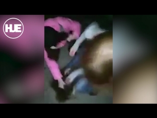 video суровые барнаульские школьницы отстаивают свою любовь с кулаками и жестоко пытают соперниц sex
