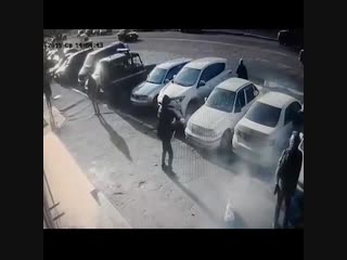 video на украине мужчина расстрелял пару которой задолжал денег sex