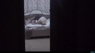 video пьяная жена первый раз трахает с двумя мужиками одновременно порно видео на sex