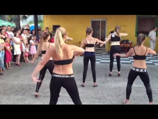 video жопастые американки танцуют тверк sex