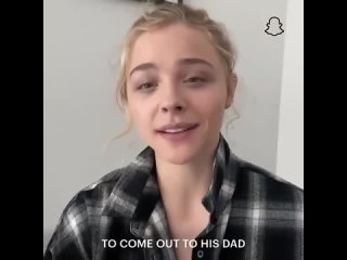 video хлоя продвигает шоу comingout sex