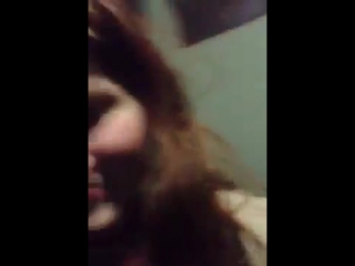 video развратная мамаша показала молодой сучке как удовлетворить парня sex