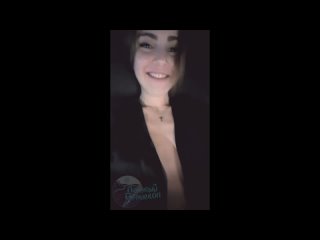 video шалит в перископе пальчиками и вибратором sex