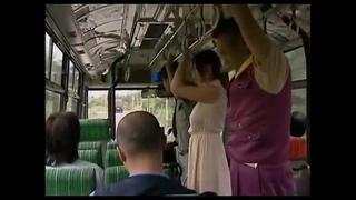 video залез рукой под платье в автобусе и начал маструбировать sex