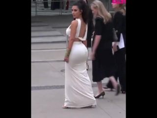 video все мужчины в восторге от попки ким кардашьян sex