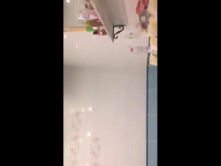 video анна засвечивает киску попивая винишко в ванной в перископе periscope sex
