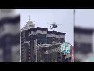 video сми неизвестные люди спустились с вертолета на крышу дома в воронеже sex