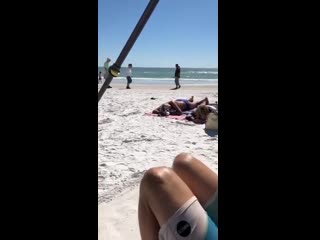 video идеальный план по засвету сисек на пляже sex