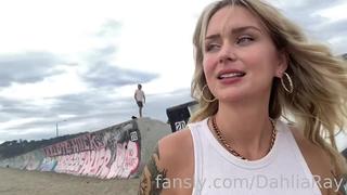 video ненасытная сперможуйка dahlia ray dahliaray блондинка вафлерша минетчица блонди минет отсос в авто большая жопа sex