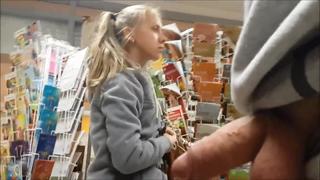 video видео эксгибиционизм на публике sex