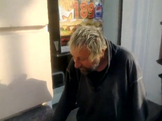 video аморальный люди ругают бомжа который насрал sex