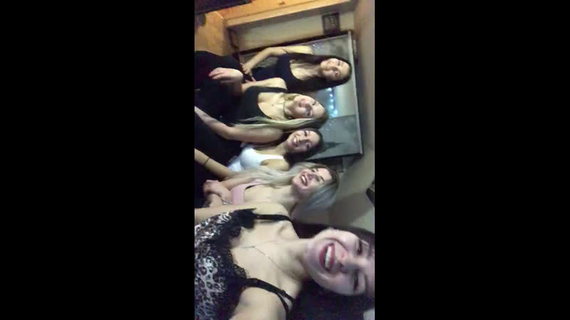 video девочки одни дома остались соседи держитесь 18 sex