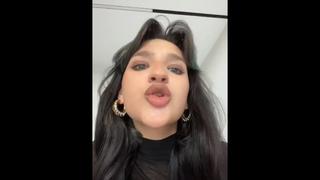 video губастая потаскушка лиза анохина сидит на тебе твои блогерши sex