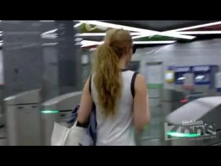 video подглядывание под юбку в метро sex