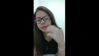 video девушка показывает себя на камеру в перископе sex
