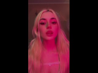 video морана баттори показывает ахегао и шлёпает себя по попке sex