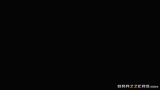 video отчим спалил интимные фотки соседки и шантажом заставил её отсосать после чего он разошёлся и выебал потаскушку в sex