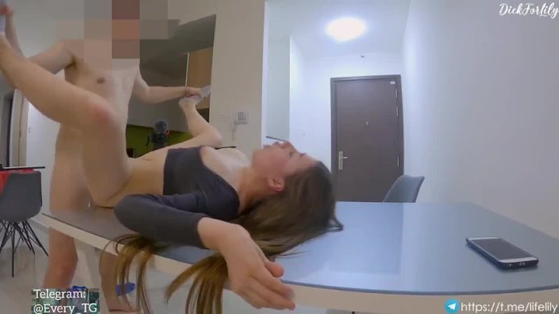 video длинноногая фотомодель с чёрным поясом по горловому минету и не только sex