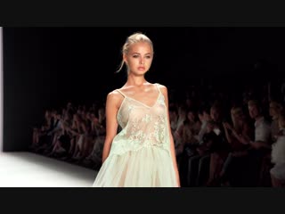 video lana mueller ss2017 засветы на подиуме топ модели голые стриптиз красотки милая няшки тян грудь сиси белье чулки sex