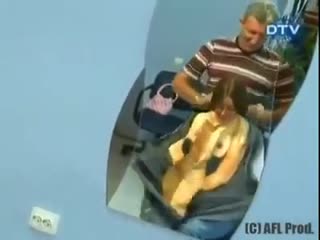 video парикмахерженщинаголаяфартуквидео прикол sex