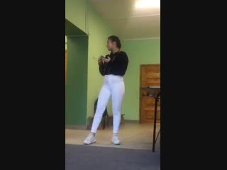 video сочная девушка в обтягивающих белых штанишках перископperiscope sex