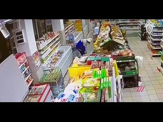 video кадры с камер видеонаблюдения магазина магнит на совхозной улице sex