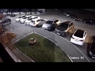 video полуобнаженная девушка устроила дебош во дворе оренбурга sex