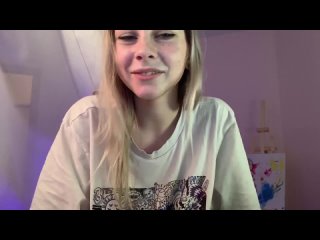 video шалава показала маленькие сиськи и заматерилась так как размер е и саму не устраивает sex