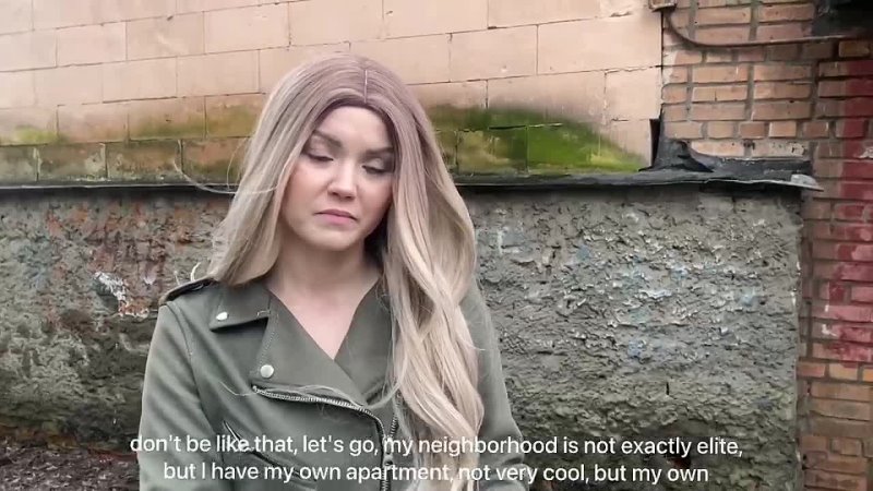 video алекса миллс на улице сразу сказала что она без трусиков но в сексуальных колготках sex