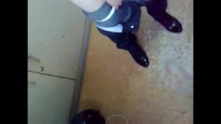 video трахает свою коллегу прямо в офисе а она боится что он её забрызгает sex