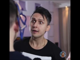 video нашла бюстгальтер в комнате сына sex