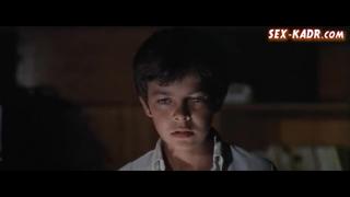 video мальчик впервые увидел голую девушку sex