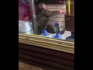 video вызволяют бабулю которая без сознания sex
