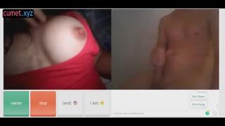 video шлюшка сквиртит по вебке оomegle skype ometv coomeet перископ кумет видеочат sex