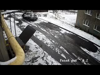 video появилось видео из петрозаводска на котором воришки украли крышку канализационного люка и тут же туда провалились sex