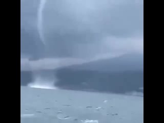 video вчера смертельно опасный смерч образовался над чёрным морем в геленджике sex