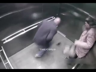 video в сша темнокожий парень оказался криворуким что роясь в карманах случайно зацепил пистолет и шмальнул себе же в sex