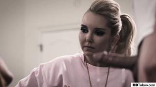 video мачеха заставила дочь лесбиянку трахаться с парнем и дала лизать пизду sex
