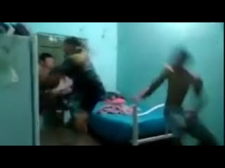 video драка в общаге закончилась жестким скукоживанием sex